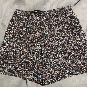 Lululemon 7in Shorts